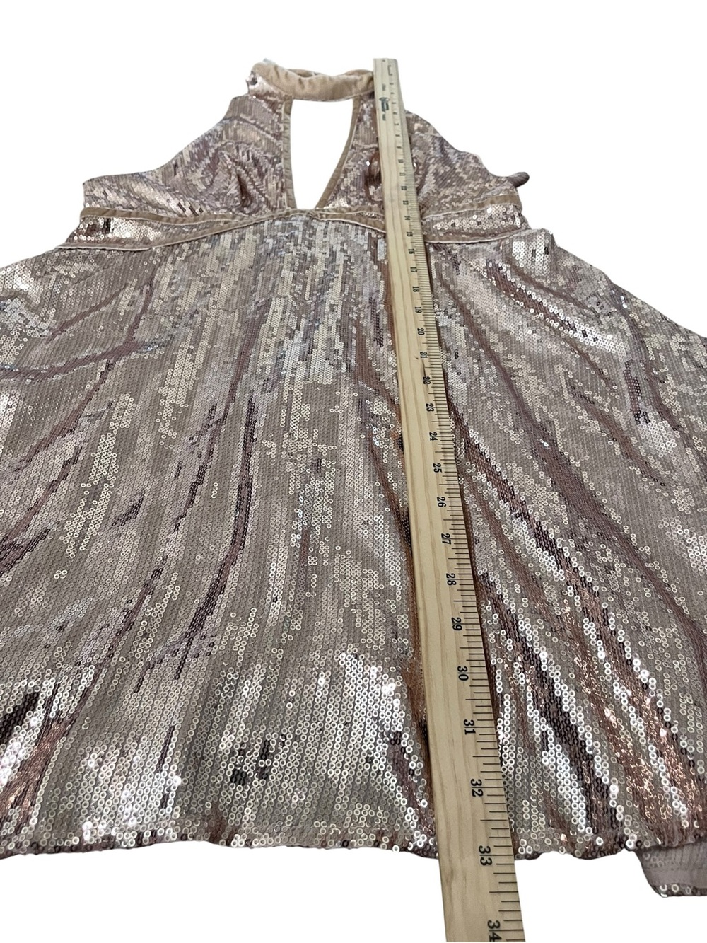 😎 Free People Film Noir Rose Gold Sequin Velvet Trim Halter Mini Dress - Size 8 - Picture 16 of 16